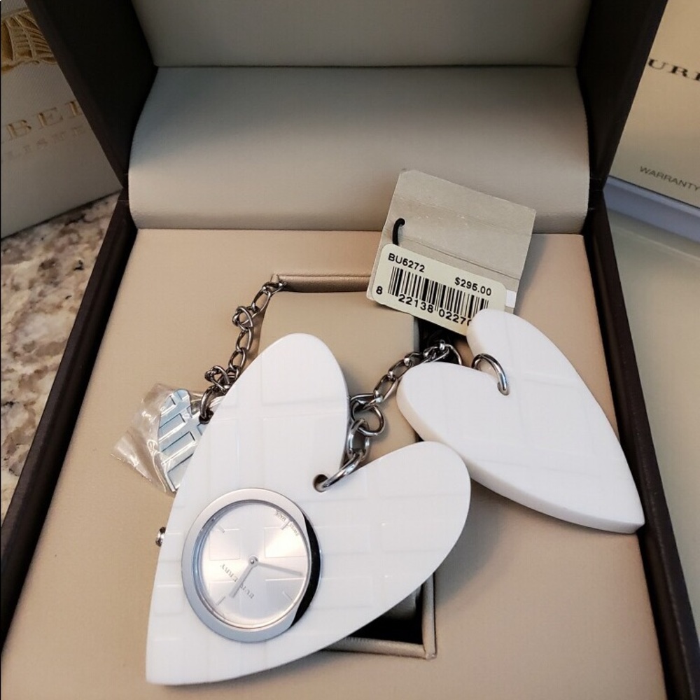 Burberry necklace